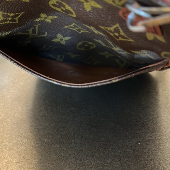 Louis Vuitton Vintage Danube **Authentic** - Picture 4 of 14